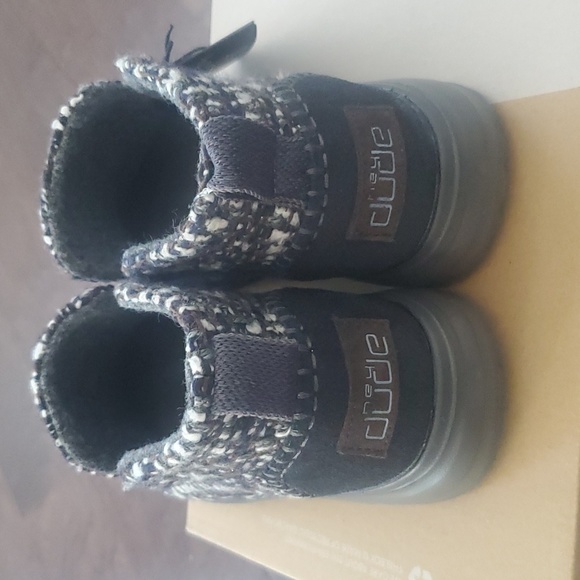 HEY DUDE DENNY CHEVRON BLUE ANKLE BOOTS - Picture 6 of 8